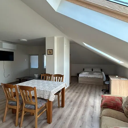 лоринна شقة