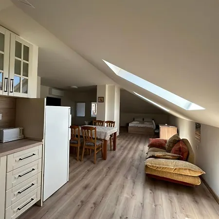 лоринна * تريفنا