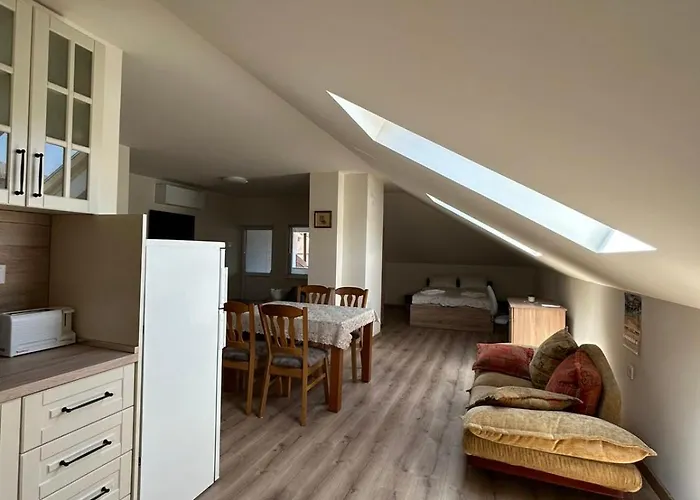 лоринна * Trjavna